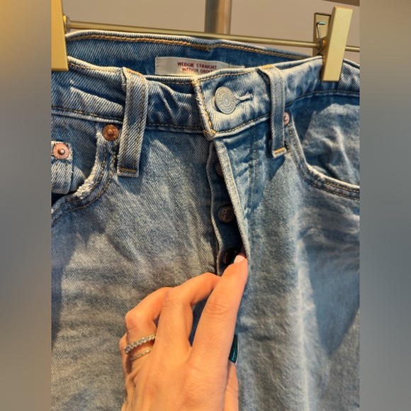 Levi’s Wedgie Straight Jeans – Size 28 - Picture 4 of 9